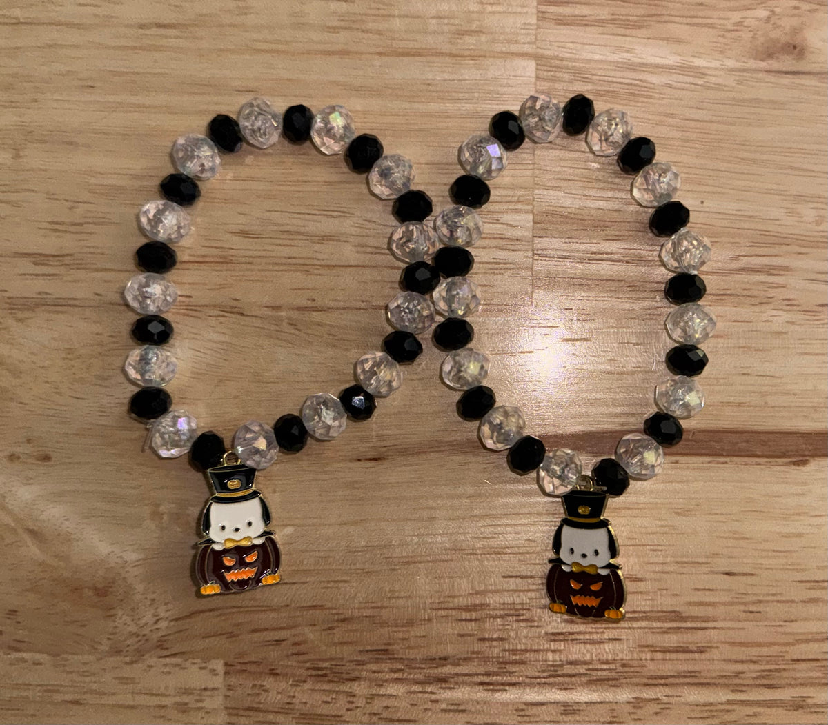 Niqipok Carton Bracelet